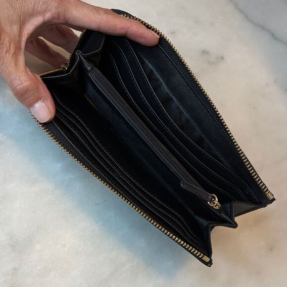 Michael Kors Pebbled Leather Full Sized Zipper Wallet - Picture 11 of 13